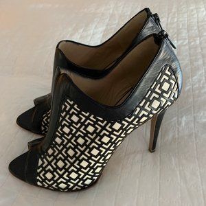 Nicholas Kirkwood Open Toe Leather Booties